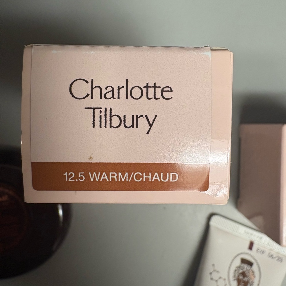 Charlotte Tilbury Warm/ Chaud 12.5 Flawless Airbrush Foundation NEW